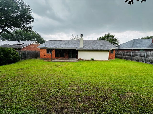 6741 Ridgetop Road, North Richland Hills, TX 76182