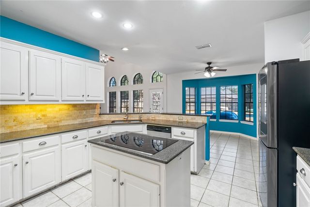 6260 Lemans Dr, Corpus Christi, TX 78414