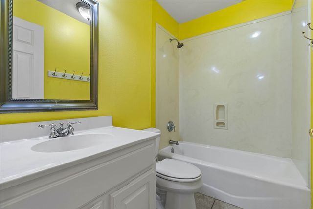 6260 Lemans Dr, Corpus Christi, TX 78414