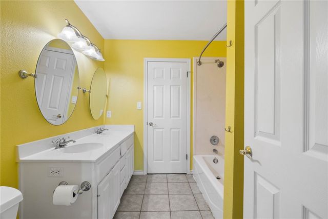 6260 Lemans Dr, Corpus Christi, TX 78414