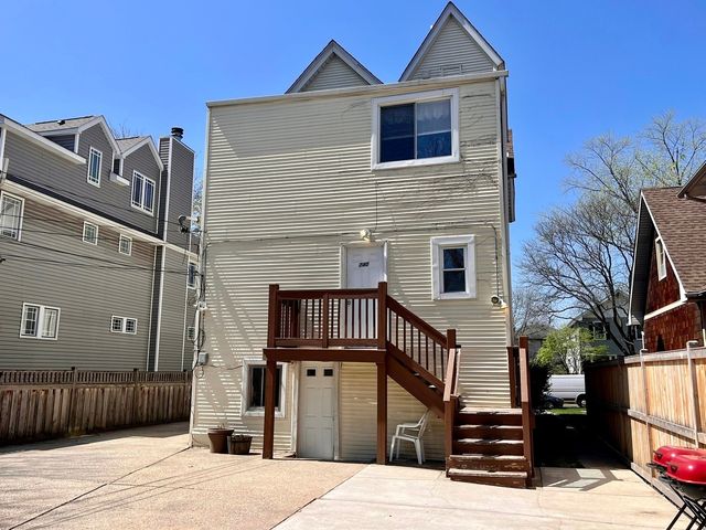 740 Belleforte Avenue 1, Oak Park, IL 60302