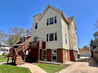 740 Belleforte Avenue 1, Oak Park, IL 60302