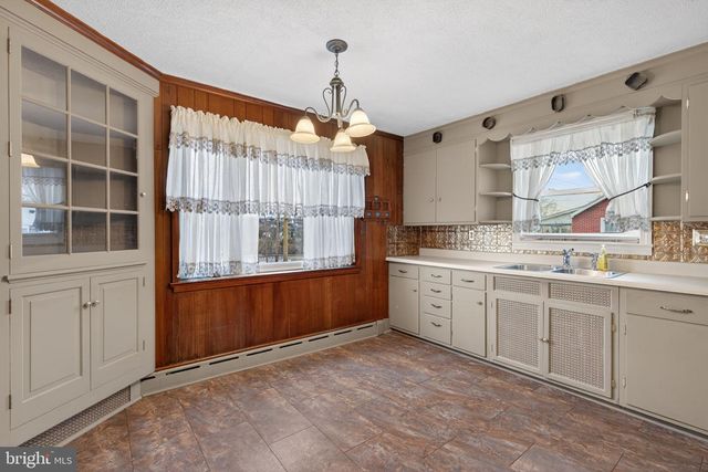 1361 N STATE ST, Pottstown, PA 19464