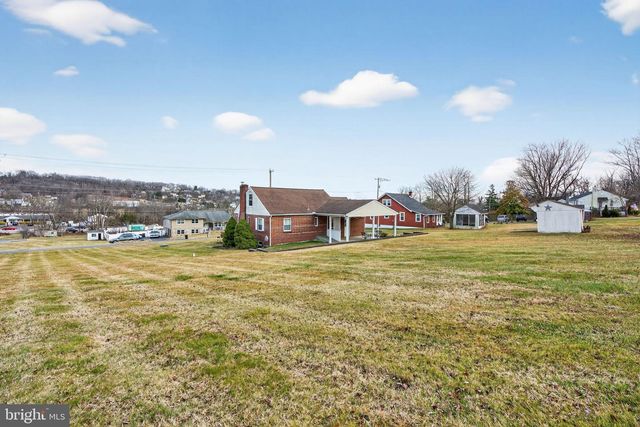 1361 N STATE ST, Pottstown, PA 19464