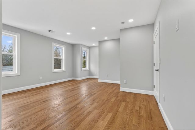 72 Westborough Rd 1, Grafton, MA 01536