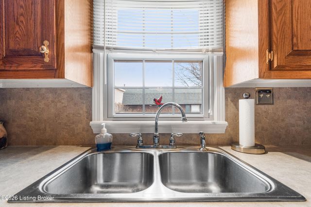 406 Bermuda Way, Louisville, KY 40243