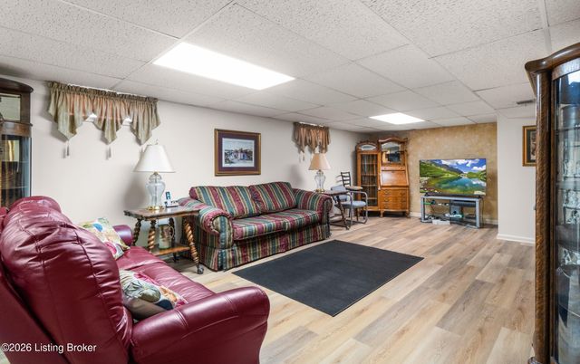 406 Bermuda Way, Louisville, KY 40243