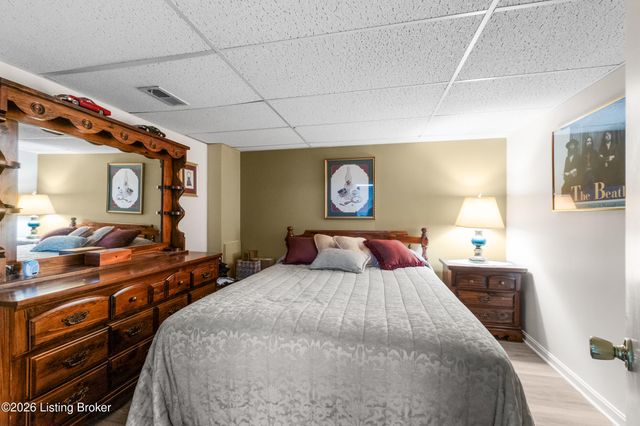 406 Bermuda Way, Louisville, KY 40243