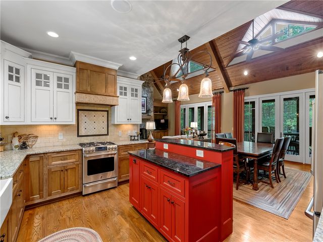 113 Bell Flower Drive, Sunset, SC 29685