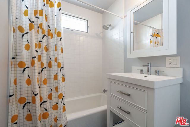 4031 Camero Avenue, Los Angeles, CA 90027