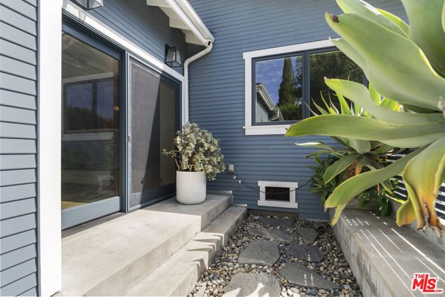 4031 Camero Avenue, Los Angeles, CA 90027