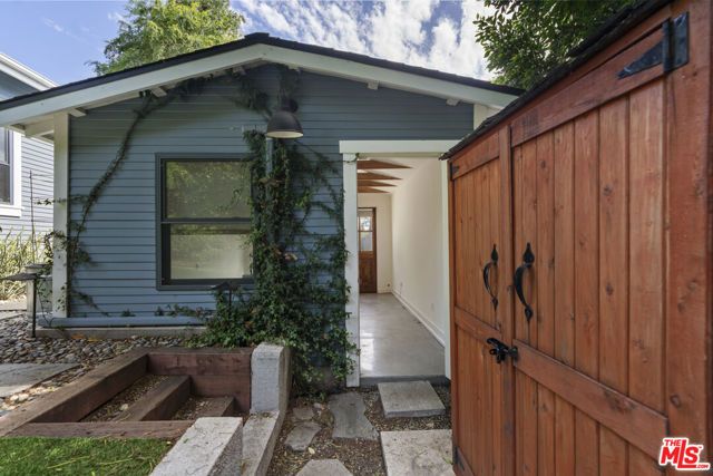 4031 Camero Avenue, Los Angeles, CA 90027