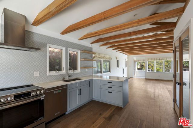 4031 Camero Avenue, Los Angeles, CA 90027