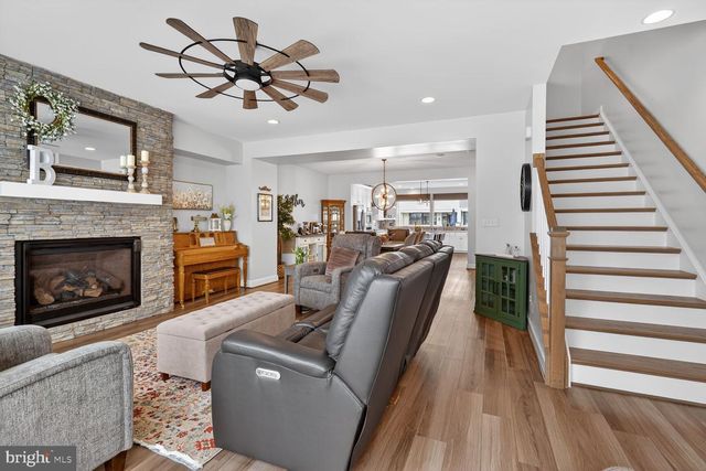 13890 CLEAR LAKE CIR, Woodbridge, VA 22191