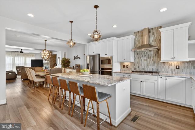 13890 CLEAR LAKE CIR, Woodbridge, VA 22191