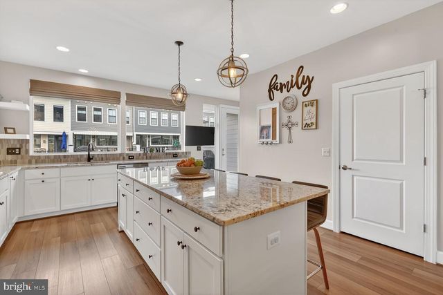 13890 CLEAR LAKE CIR, Woodbridge, VA 22191