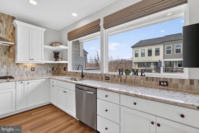 13890 CLEAR LAKE CIR, Woodbridge, VA 22191