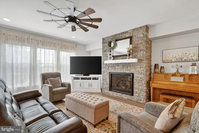 13890 CLEAR LAKE CIR, Woodbridge, VA 22191