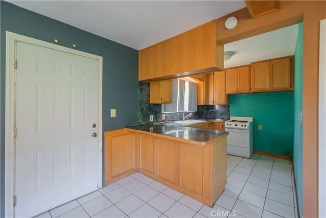 947 N Glendora Avenue, Glendora, CA 91741