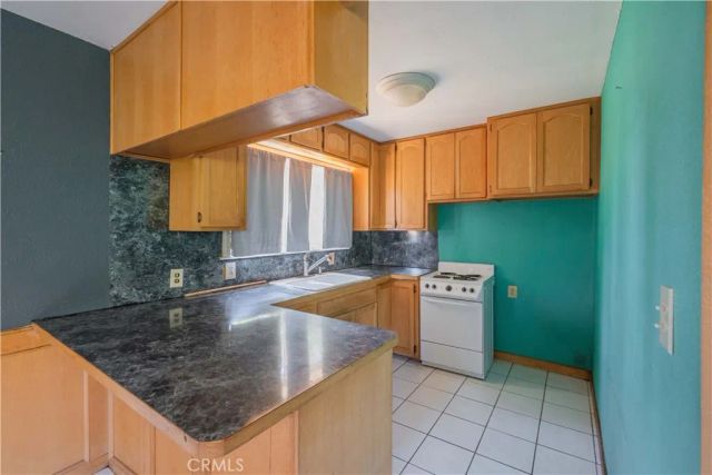 947 N Glendora Avenue, Glendora, CA 91741