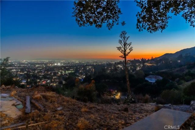 947 N Glendora Avenue, Glendora, CA 91741