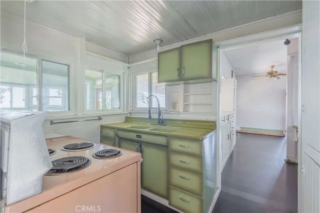 947 N Glendora Avenue, Glendora, CA 91741