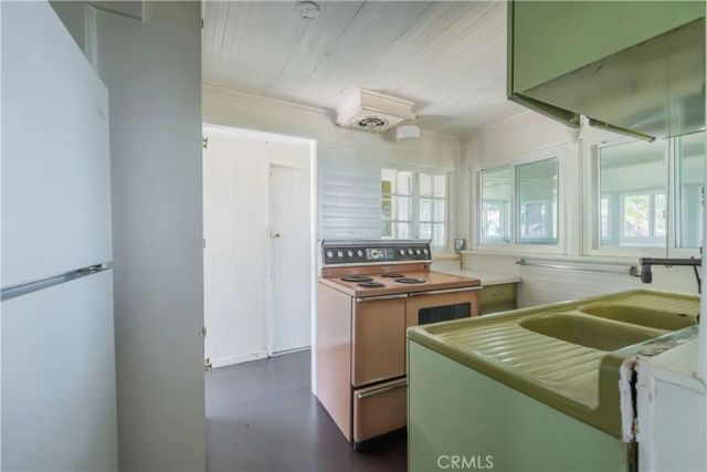 947 N Glendora Avenue, Glendora, CA 91741