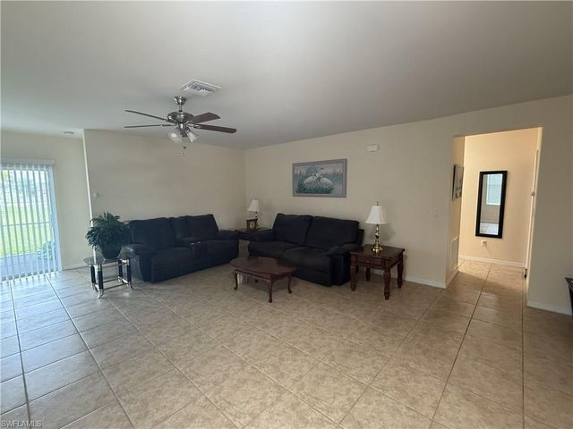 1823 16th TER, Cape Coral, FL 33991