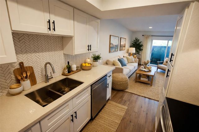 1516 Bay Area Boulevard P19, Houston, TX 77058