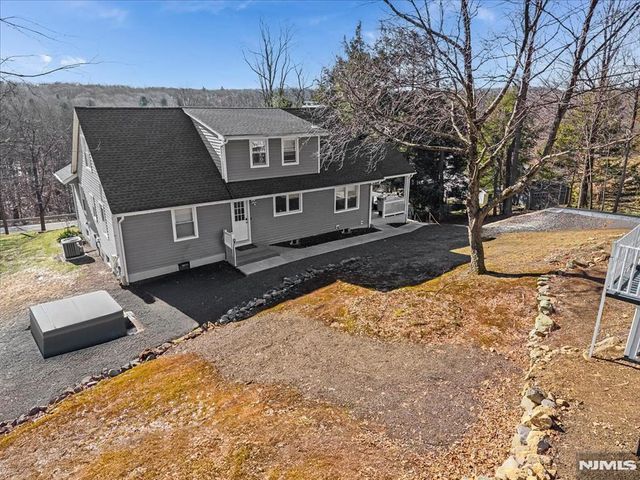 1286 Westbrook Road, West Milford, NJ 07480