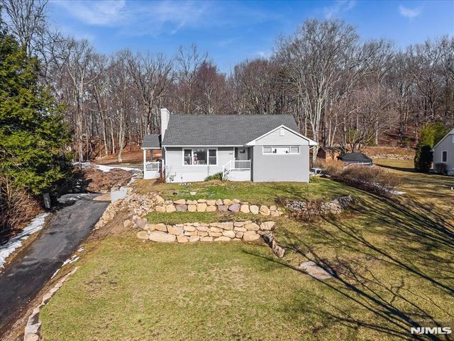 1286 Westbrook Road, West Milford, NJ 07480