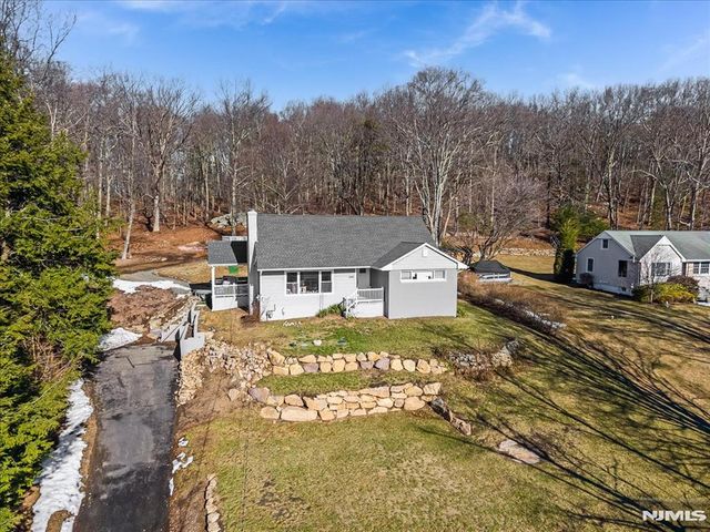 1286 Westbrook Road, West Milford, NJ 07480