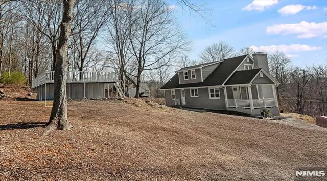 1286 Westbrook Road, West Milford, NJ 07480