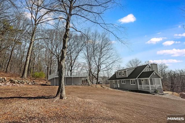 1286 Westbrook Road, West Milford, NJ 07480