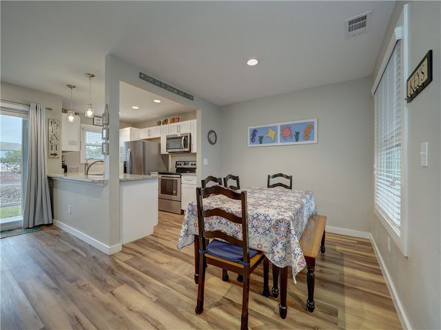 230 Cut Off 129, Port Aransas, TX 78373