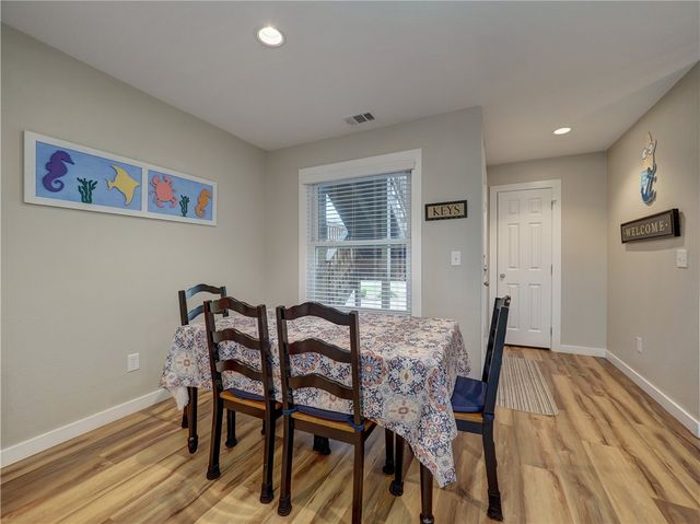 230 Cut Off 129, Port Aransas, TX 78373