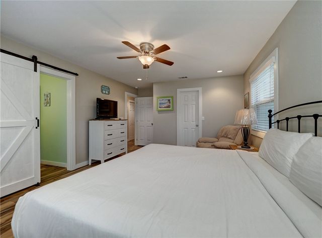 230 Cut Off 129, Port Aransas, TX 78373