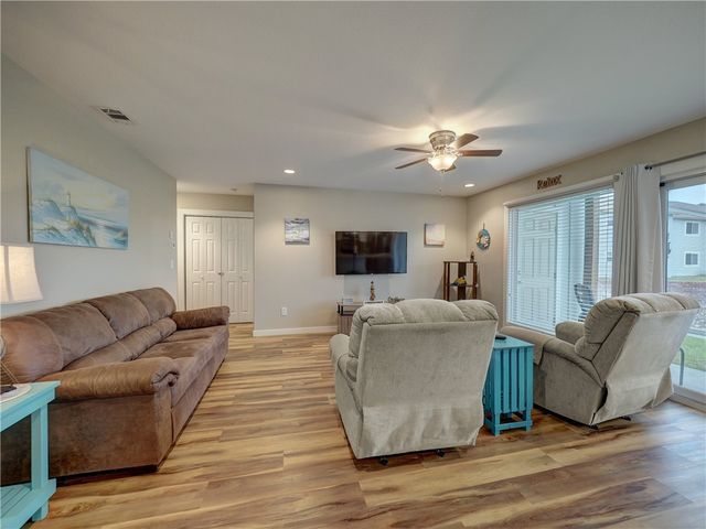 230 Cut Off 129, Port Aransas, TX 78373