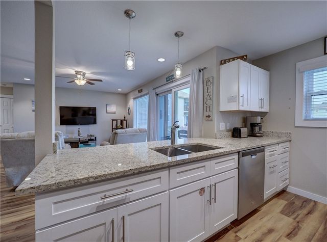 230 Cut Off 129, Port Aransas, TX 78373