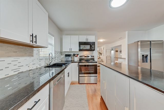 6555 Calmont Avenue, Fort Worth, TX 76116