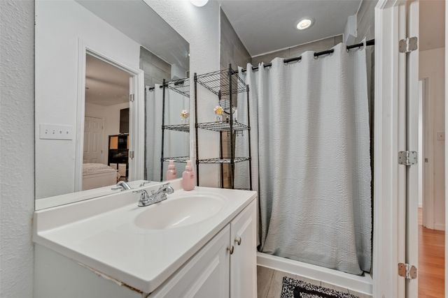 6555 Calmont Avenue, Fort Worth, TX 76116