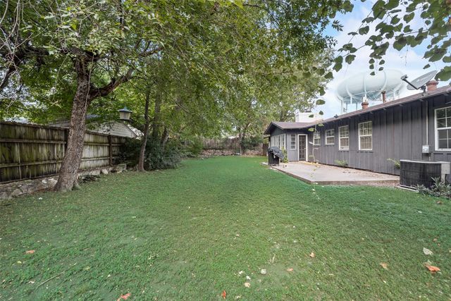 6555 Calmont Avenue, Fort Worth, TX 76116