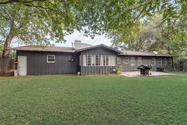 6555 Calmont Avenue, Fort Worth, TX 76116