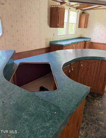 765 Crabtree Hollow Hollow, Clintwood, VA 24228