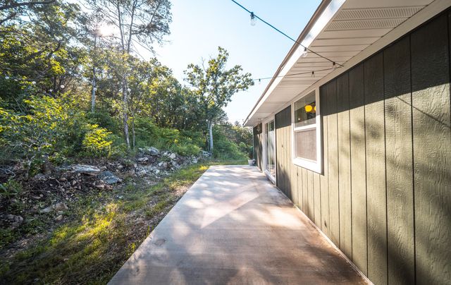 20412 Farm Road 2275, Eagle Rock, MO 65641