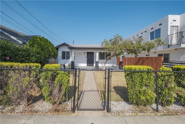 1008 S Herbert Ave, Los Angeles, CA 90023