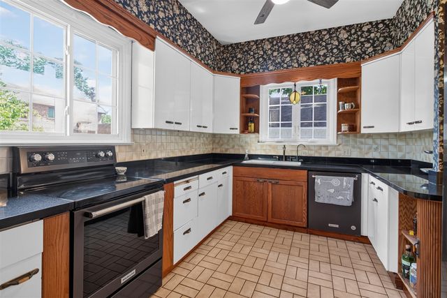 311 S Thompson Street, Jackson, MI 49203