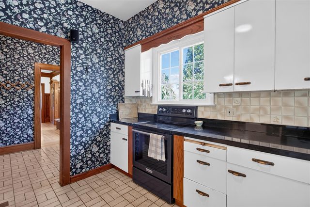 311 S Thompson Street, Jackson, MI 49203