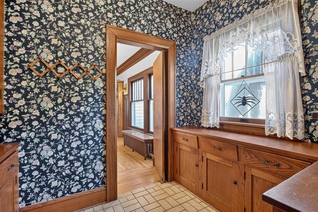 311 S Thompson Street, Jackson, MI 49203
