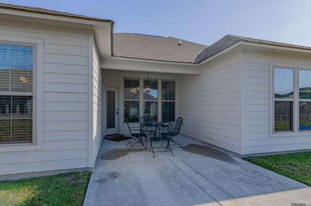 11589 Hideaway St, Denham Springs, LA 70726